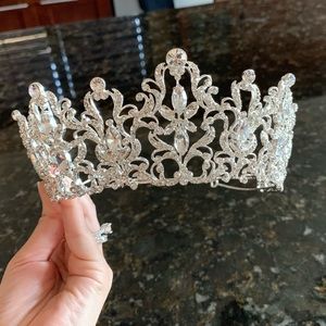 Lucky collections wedding tiara.